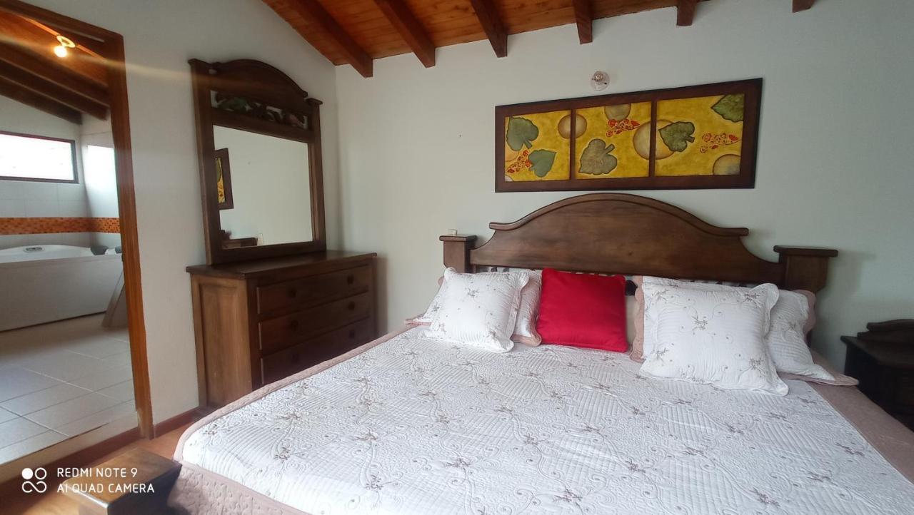 Casa Pastora Coworking Bed & Breakfast Guatapé Oda fotoğraf